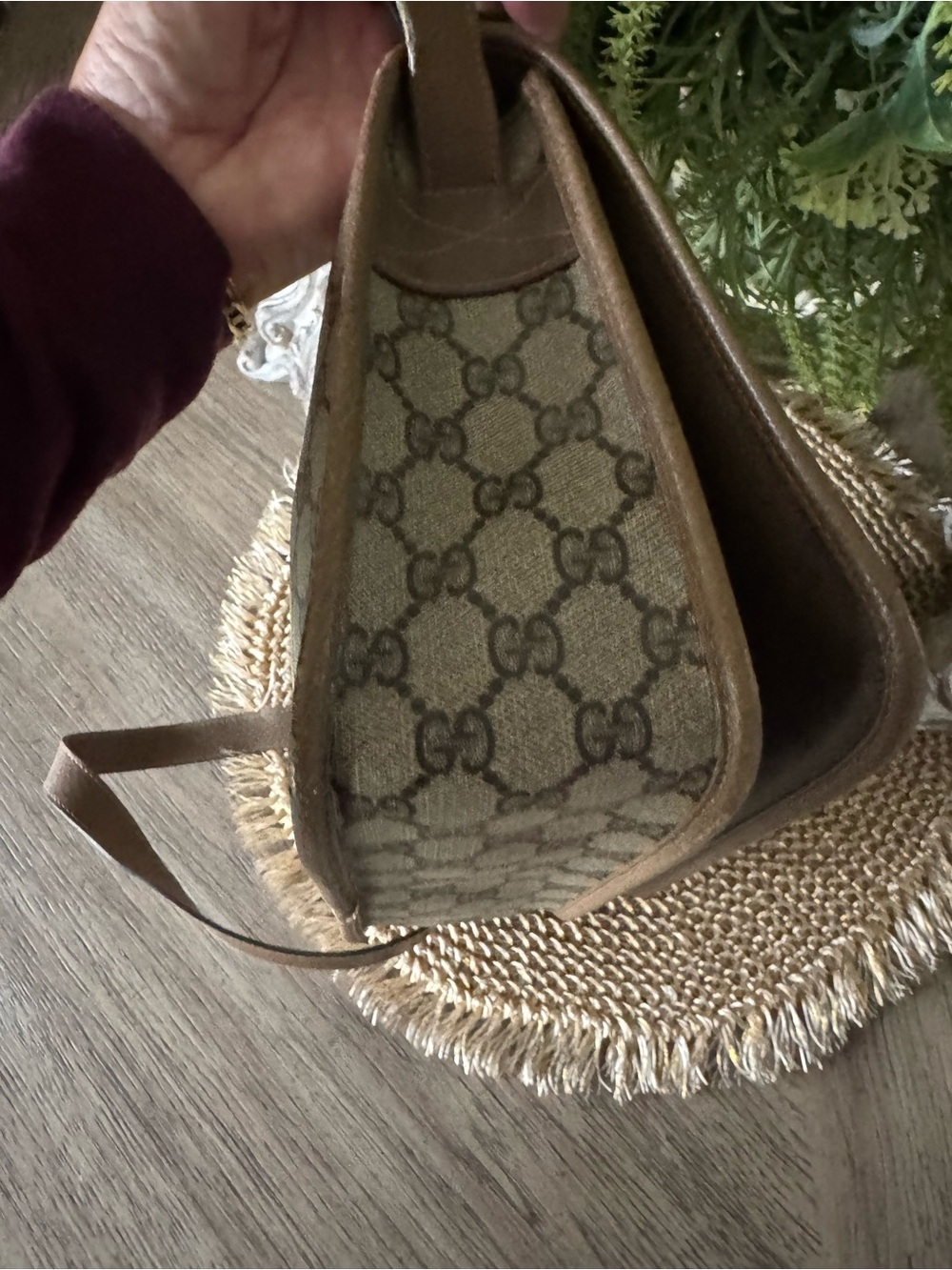 Gucci VINTAGE GG Supreme Canvas Crossbody w/ Web Stripe Good Preloved Condition - Picture 4 of 15